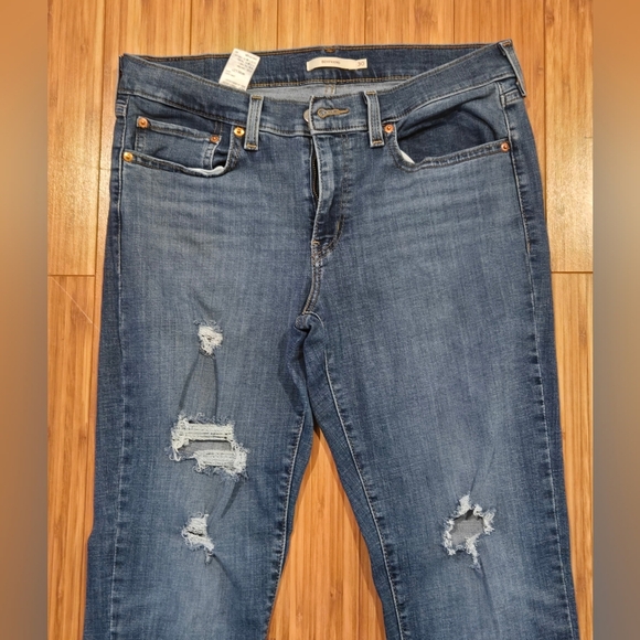 Levis Classic Blue Distressed Women Jeans - Picture 3 of 8